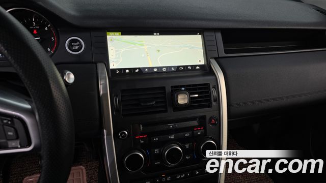 Land Rover Discovery Sport 2.0 TD4 SE 2017 — фото 13