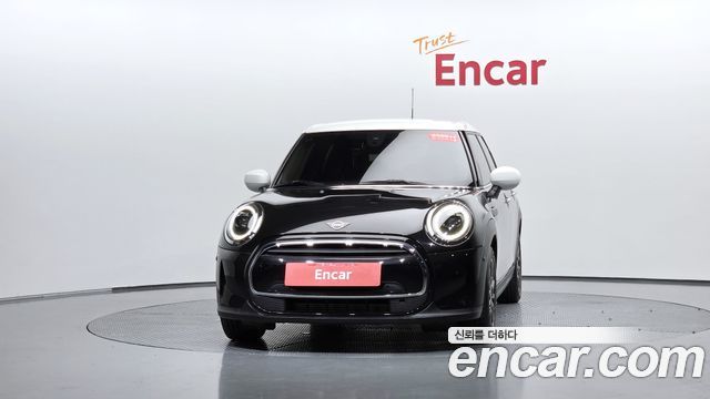 MINI Cooper 5Door Classic Third Generation 2024 — фото 3
