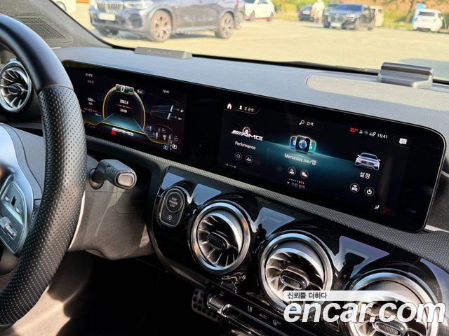 Mercedes-Benz A-Class (W177) AMG A45 4MAITC+ Hatchback 2023 — фото 22