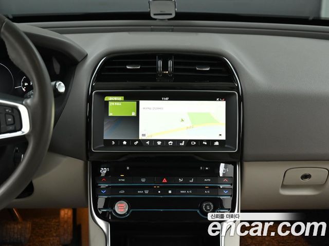 Jaguar XE 20d Prestige 2018 — фото 18