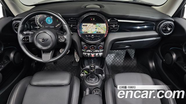 MINI Cooper Classic Plus 3rd 2022 — фото 7