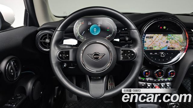 MINI Cooper Classic Plus 3rd 2022 — фото 13