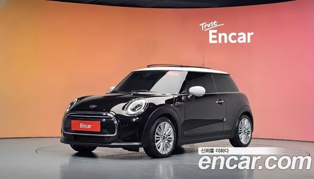 MINI Cooper Classic Plus 3rd 2022 — фото 1