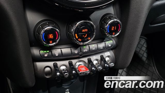 MINI Cooper Classic Plus 3rd 2022 — фото 28