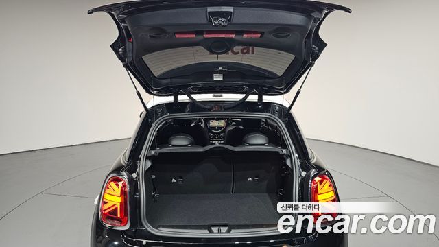 MINI Cooper Classic Plus 3rd 2022 — фото 32