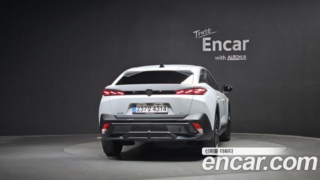 Peugeot 408 1.2 Hybrid GT 2025 — фото 4