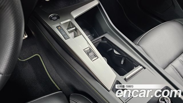 Peugeot 408 1.2 Hybrid GT 2025 — фото 9