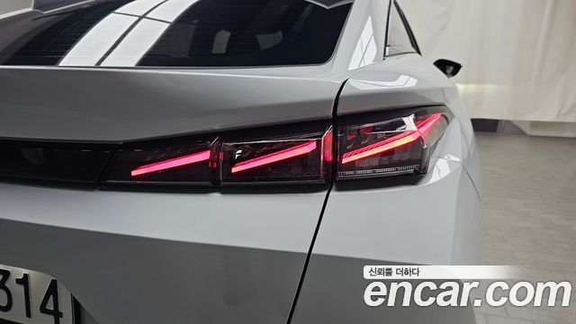 Peugeot 408 1.2 Hybrid GT 2025 — фото 23