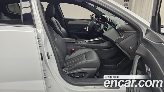 Peugeot 408 1.2 Hybrid GT 2025 — фото 26