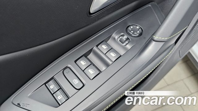 Peugeot 408 1.2 Hybrid GT 2025 — фото 27