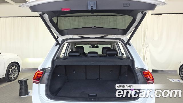 Volkswagen Tiguan (II) 2.0 TDI Prestige 2018 — фото 20