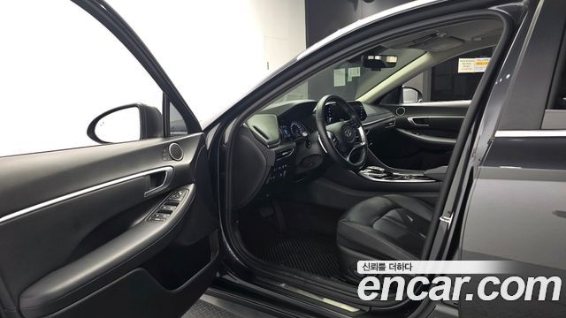Hyundai Sonata Hybrid (DN8) Premium Family 2021 — фото 10