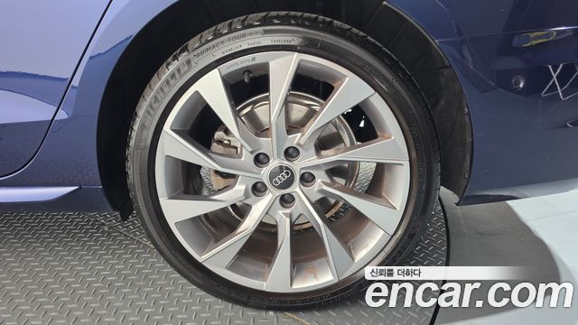 Audi A4 (B9) 40 TDI Quattro Premium 2023 — фото 21