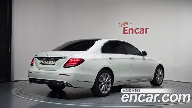 Mercedes-Benz E-Class (W213) E300 4MATIC Exclusive 2019 — фото 2