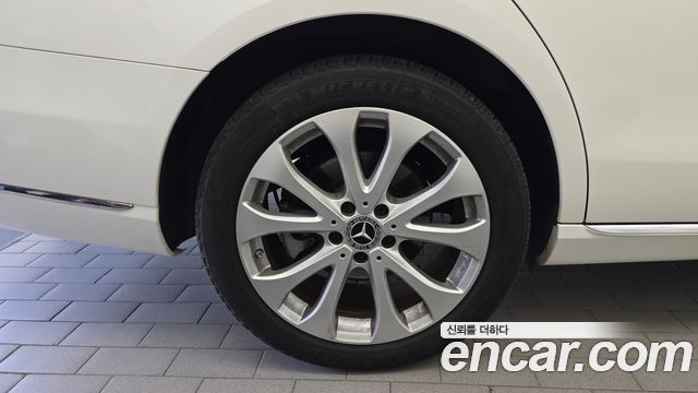 Mercedes-Benz E-Class (W213) E300 4MATIC Exclusive 2019 — фото 5