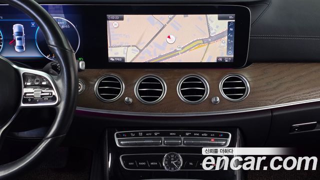 Mercedes-Benz E-Class (W213) E300 4MATIC Exclusive 2019 — фото 14