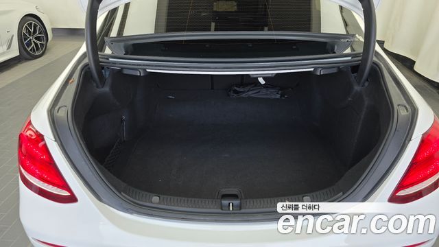 Mercedes-Benz E-Class (W213) E300 4MATIC Exclusive 2019 — фото 20