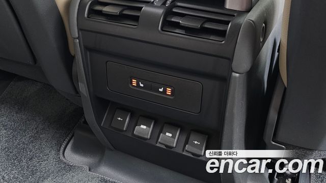 Land Rover Defender (L663) 110 D240 S 2020 — фото 17