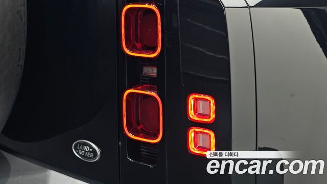 Land Rover Defender (L663) 110 D240 S 2020 — фото 23