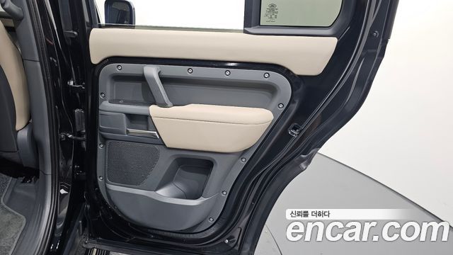 Land Rover Defender (L663) 110 D240 S 2020 — фото 25