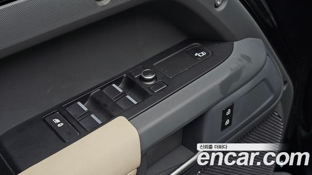 Land Rover Defender (L663) 110 D240 S 2020 — фото 30
