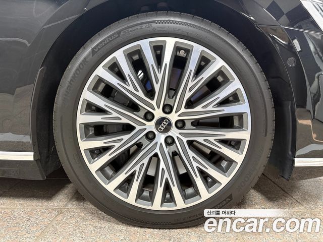 Audi A8 (D5) 60 TFSI Quattro LWB 2021 — фото 5
