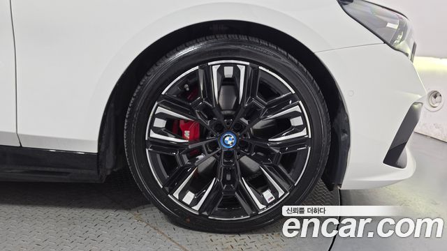 BMW i5 (G60) M60 xDrive 2024 — фото 21