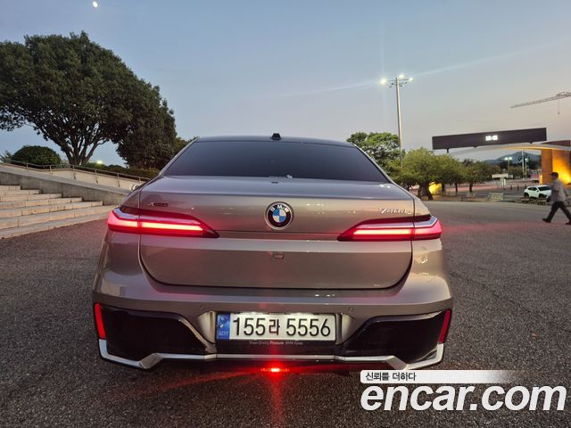 BMW 7 Series (G70) 740d xDrive M Sport 2024 — фото 4