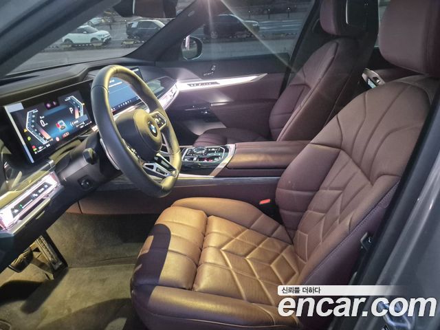 BMW 7 Series (G70) 740d xDrive M Sport 2024 — фото 10