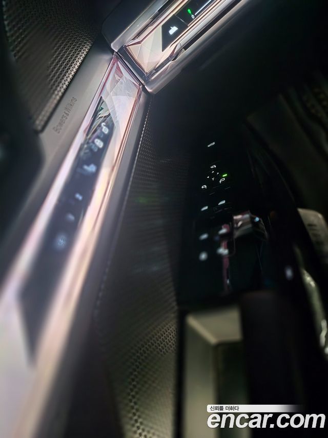 BMW 7 Series (G70) 740d xDrive M Sport 2024 — фото 18