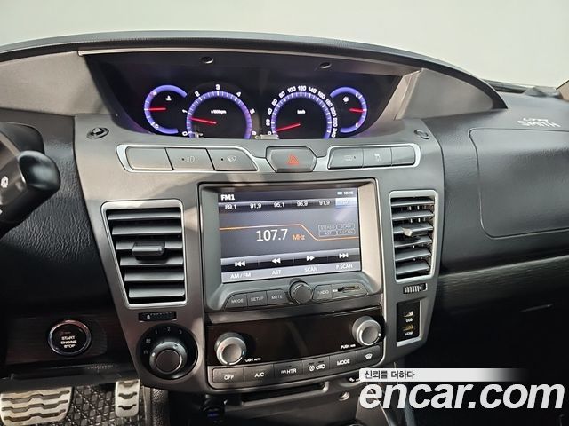 KG Mobility (SsangYong) Korando Turismo 4WD TX 9-seater 2017 — фото 17