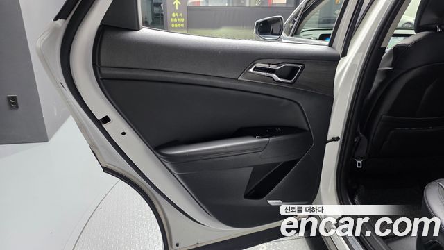 Kia Sportage (V) LPG 2.0 2WD Signature 2023 — фото 31