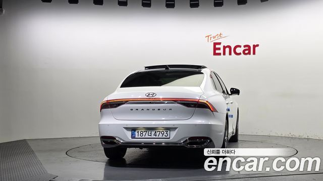 Hyundai Grandeur (IG) 2.5 Le Blanc 2023 — фото 4