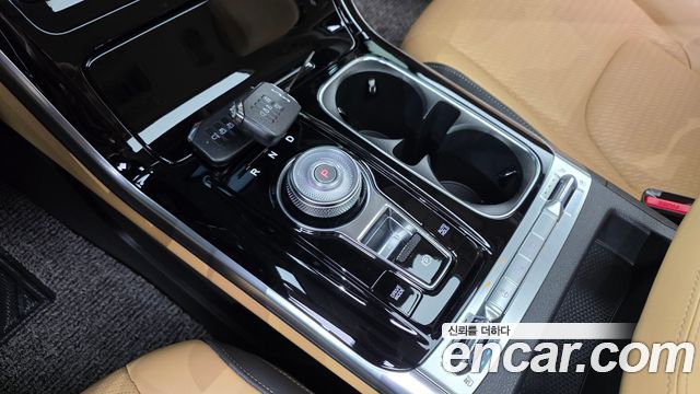 Kia Carnival (IV) Gasoline 9-Seater Signature 2023 — фото 9