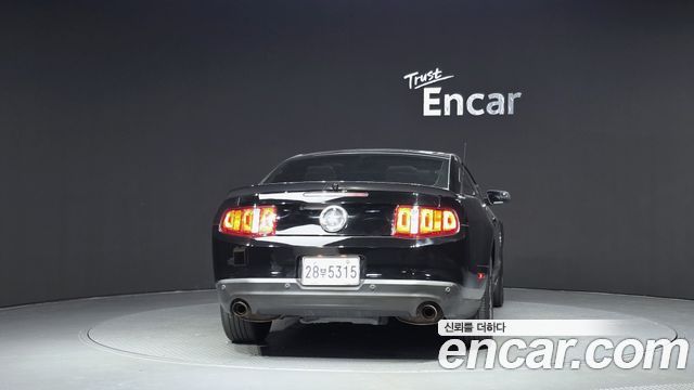 Ford Mustang Coupe 2012 — фото 4