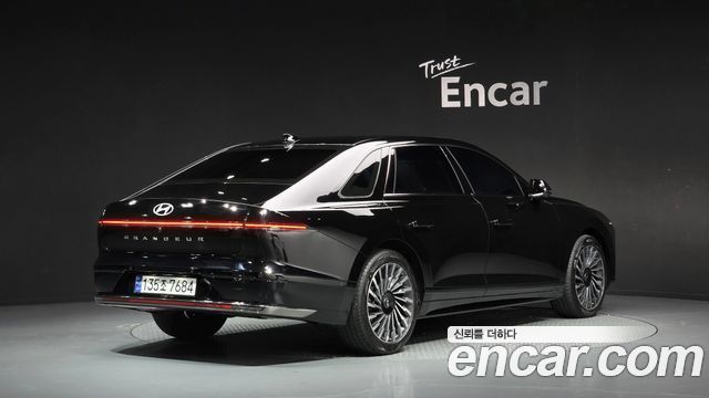 Hyundai Grandeur (GN7) 2,5 Gasoline 2WD Calligraphy 2025 — фото 2