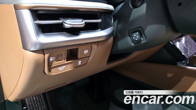 Hyundai Grandeur (GN7) 2,5 Gasoline 2WD Calligraphy 2025 — фото 12