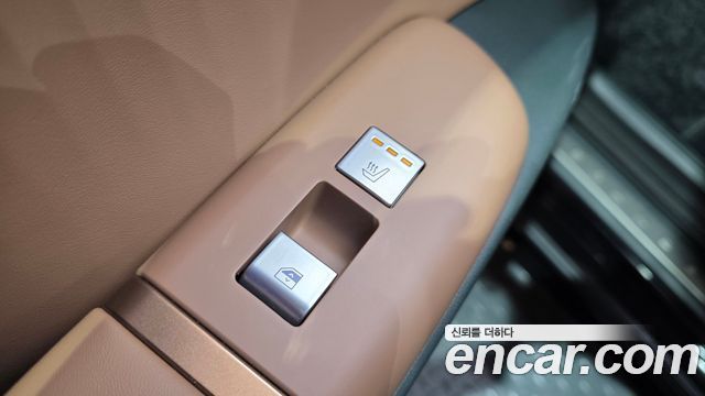 Hyundai Grandeur (GN7) 2,5 Gasoline 2WD Calligraphy 2025 — фото 18