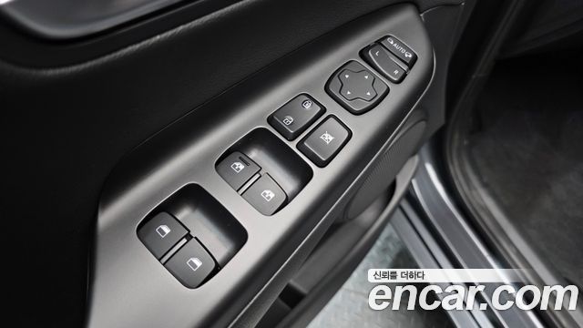 Hyundai Kona Gasoline 2.0 2WD Inspiration 2021 — фото 13