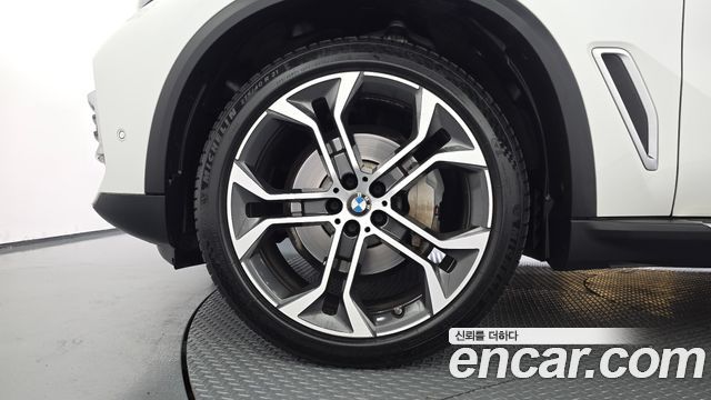 BMW X5 (G05) xDrive 40i xLine 2022 — фото 5