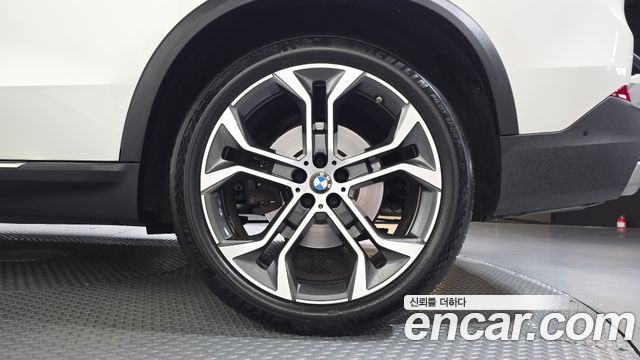 BMW X5 (G05) xDrive 40i xLine 2022 — фото 21