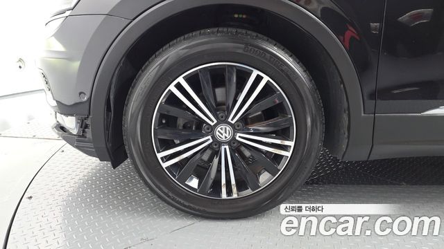 Volkswagen Tiguan (II) 2.0 TDI Prestige 2020 — фото 5