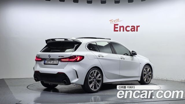 BMW 1 Series (F40) M135i xDrive 2022 — фото 2