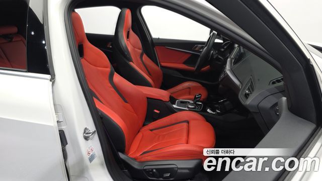 BMW 1 Series (F40) M135i xDrive 2022 — фото 11