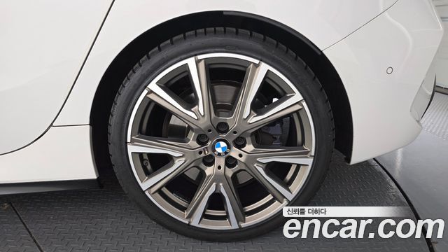 BMW 1 Series (F40) M135i xDrive 2022 — фото 21