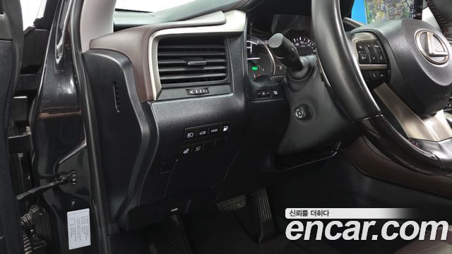 Lexus RX450h (IV) Executive 2022 — фото 17