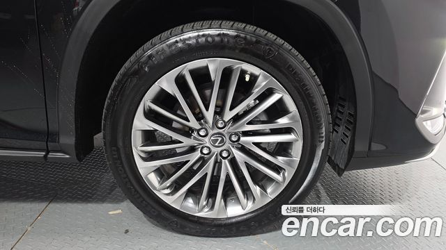 Lexus RX450h (IV) Executive 2022 — фото 27