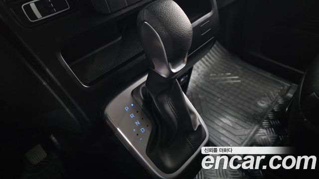 Hyundai Staria Cargo 5-Seater Smart 2023 — фото 9