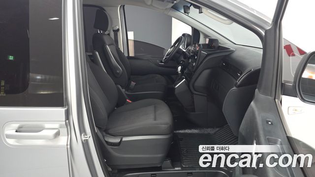 Hyundai Staria Cargo 5-Seater Smart 2023 — фото 11