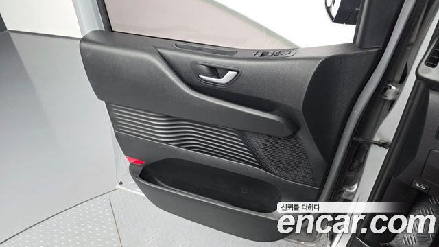 Hyundai Staria Cargo 5-Seater Smart 2023 — фото 25